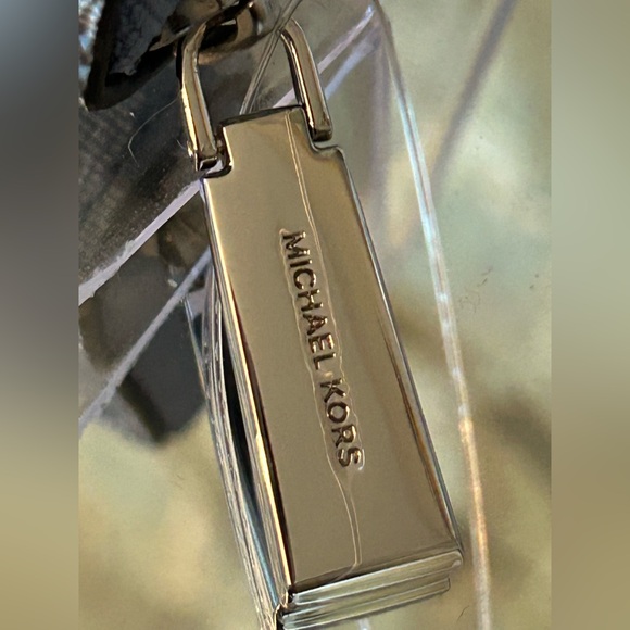 NWT! Michael Kors Zip Around Card Case In Signature Print - Picture 8 of 10